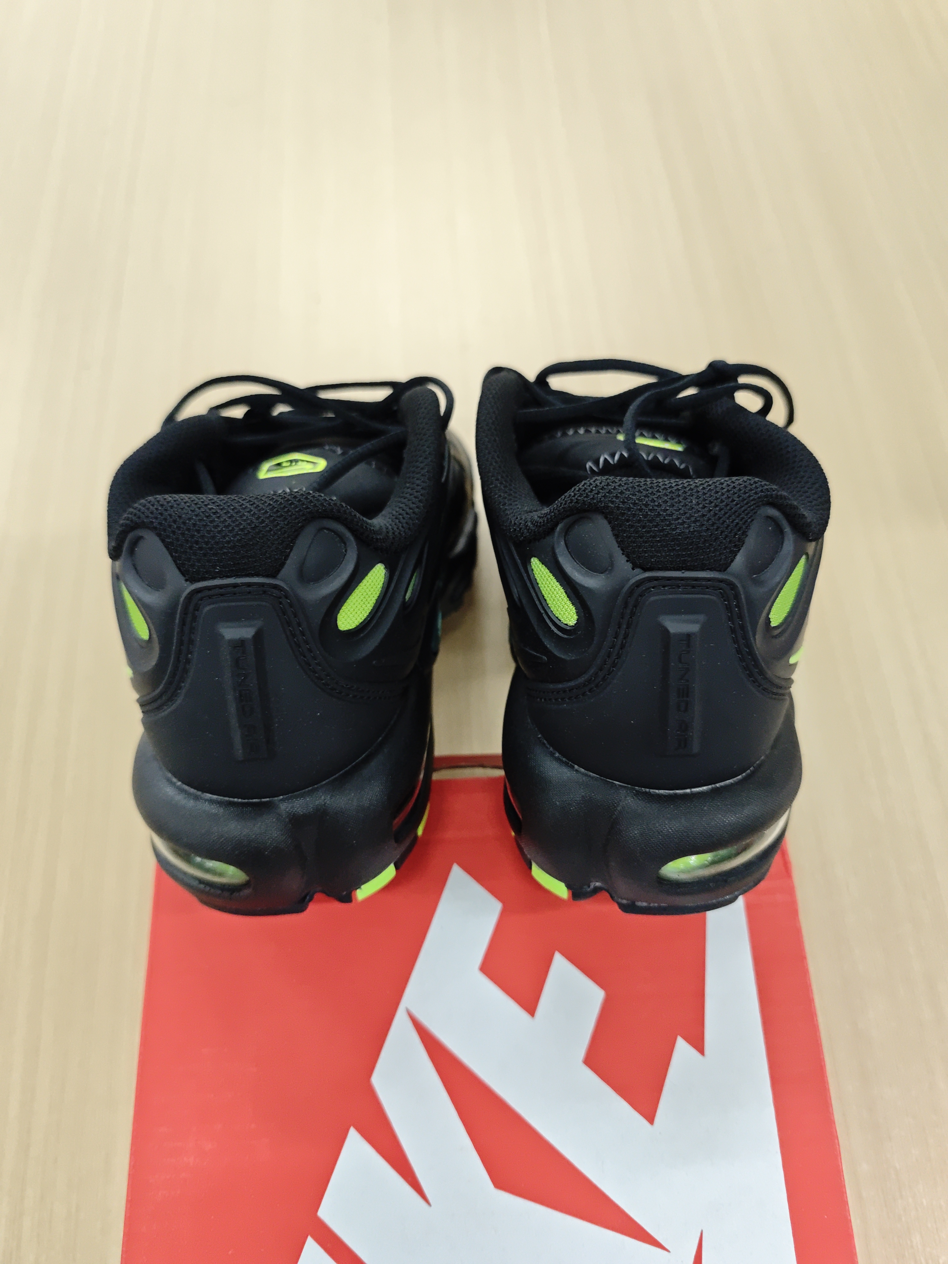 Nike Air Max Plus Drift - Bold Style, Comfortable Cushioning -11