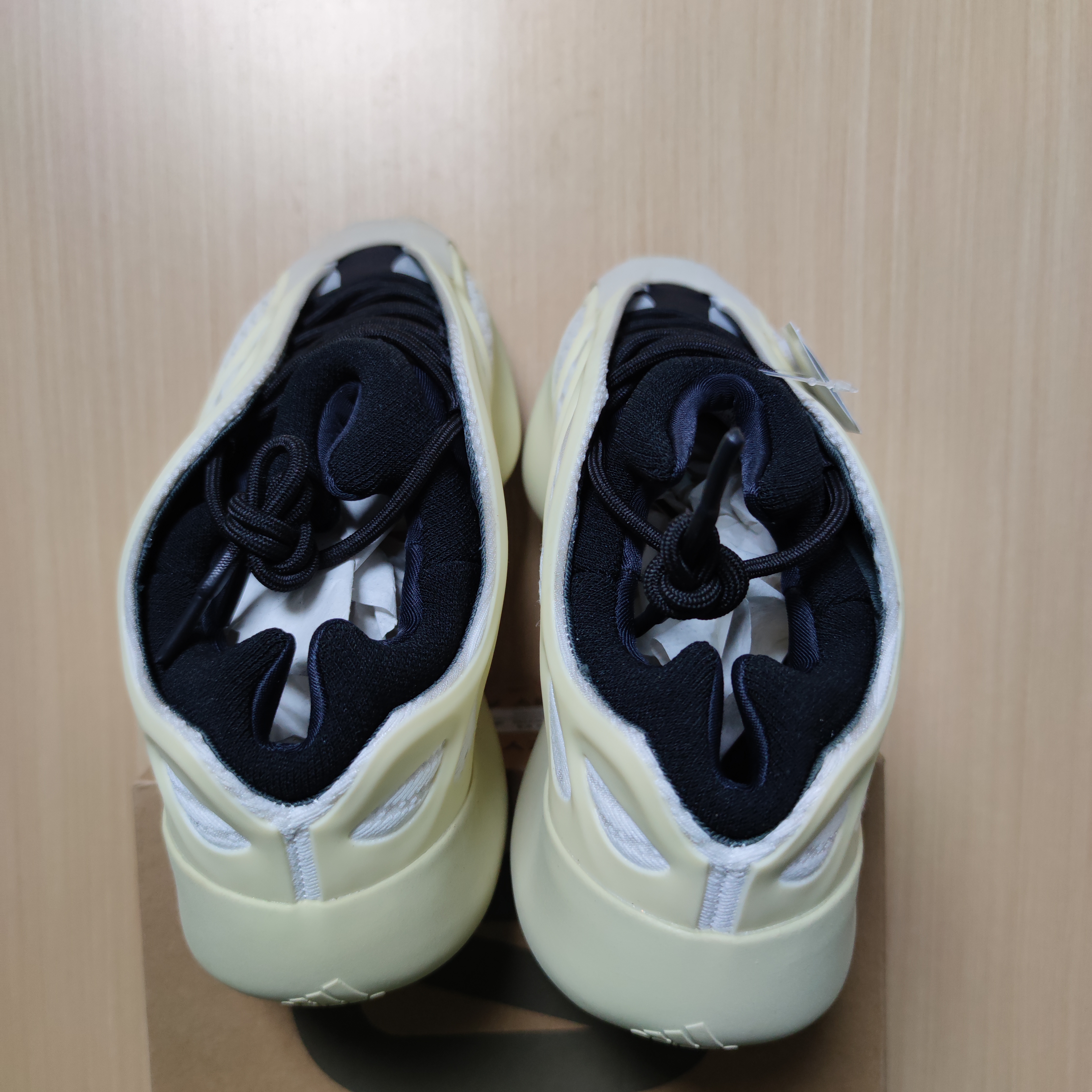 Adidas Yeezy Boost 700 V3 - Premium Urban Style & Comfort -10