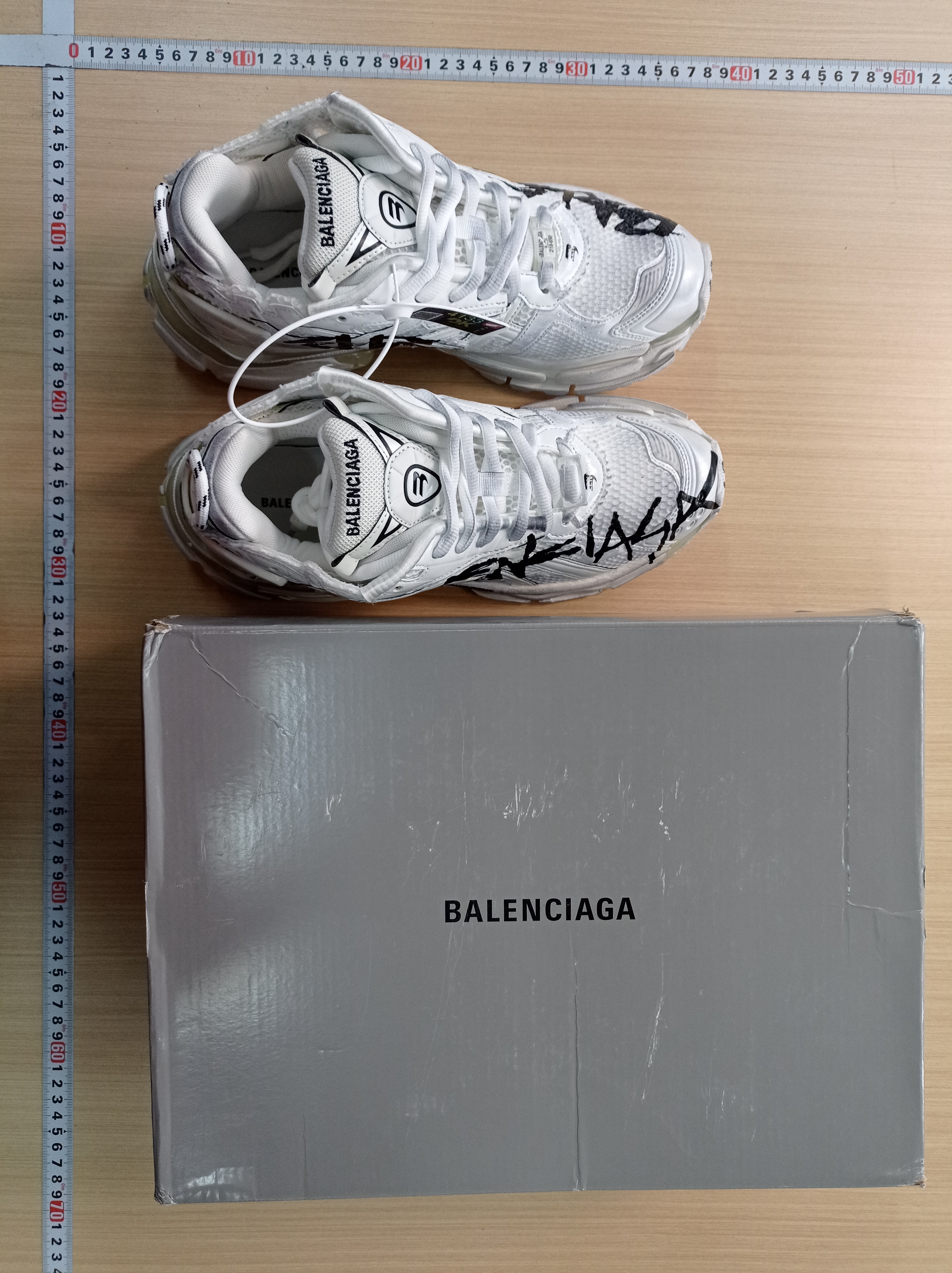 Balenciaga Runner Sneakers - Trendy & Stylish Footwear -3
