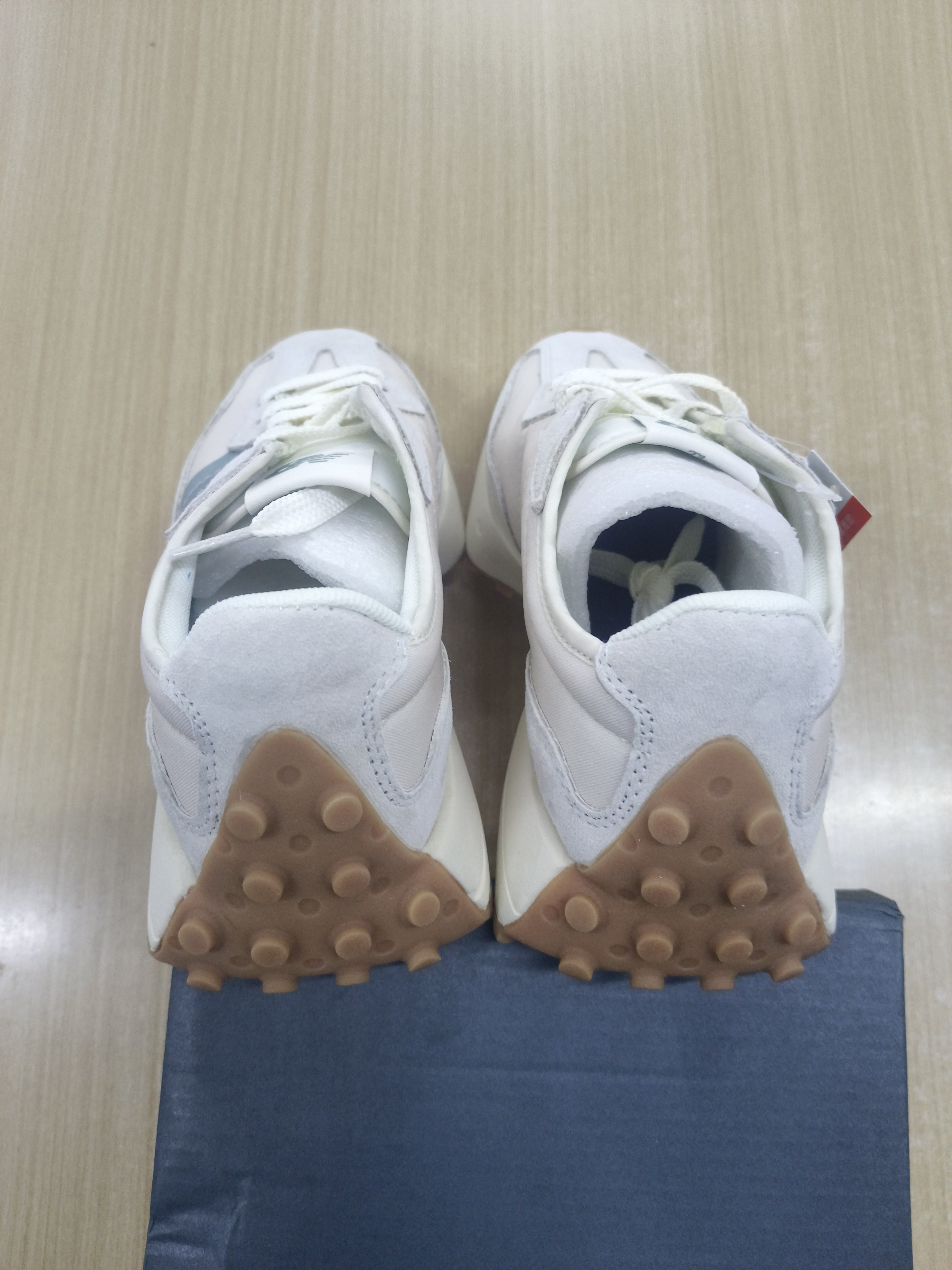 New Balance 327 - Soft Angora/Sea Salt Sneakers -4