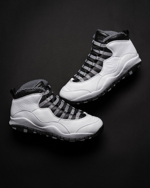 Jordan Brand Revives The Original Shoebox For The Air Jordan 10 “Steel”(pic1) Jordan Brand Revives The Original Shoebox For The Air Jordan 10 “Steel”(pic1)