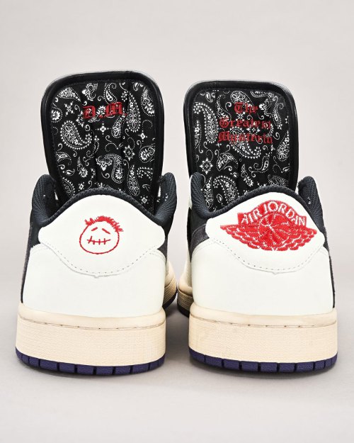 Travis Scott x Air Jordan 1 Low Custom – Honoring Real Father Design(pic3) Travis Scott x Air Jordan 1 Low Custom – Honoring Real Father Design(pic3)