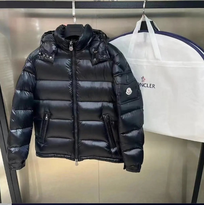 Moncler Black Down Jacket - Pr